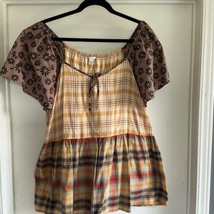 Cato Cream, Orange, & Brown tiered top, w/floral flutter short sleeves 22/24